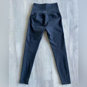 Beyond Yoga Spacedye Caught in The Midi High Waisted legging. Darkest Night XS